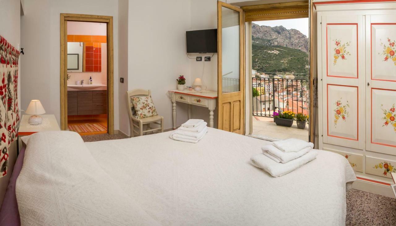 B&B Aria Ona Villagrande Strisaili Екстериор снимка